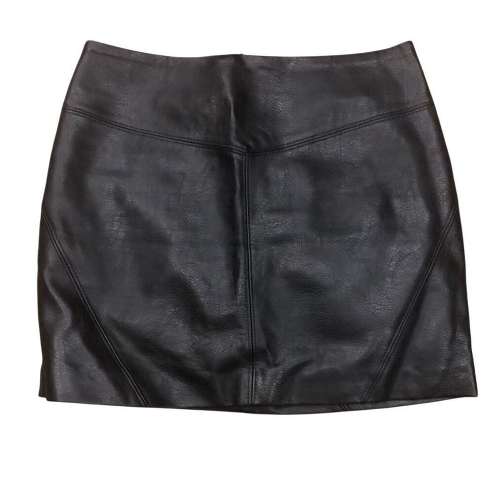 H&M Divided black faux leather fully lined mini skirt size 4